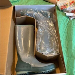 XtraTuf Boots x Salmon Sisters Edition